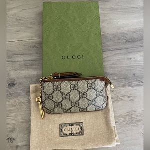 Authentic Gucci GG Supreme Key Pouch